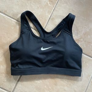 Women’s Medium Nike Sports Bra